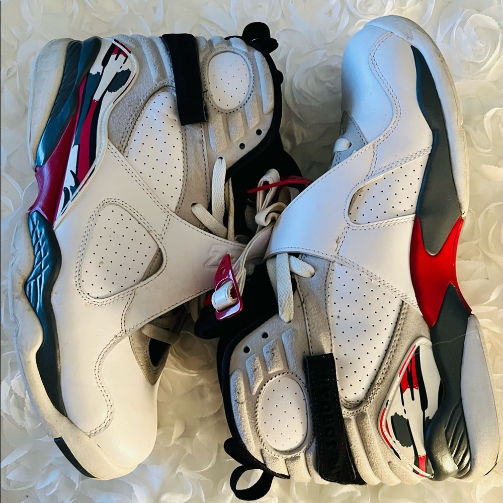 Air Jordan Retro 8 “Bugs Bunny”